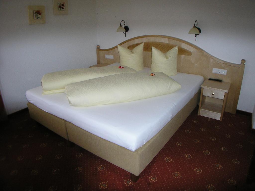 Hotel-Garni Weidacherhof Leutasch Rum bild